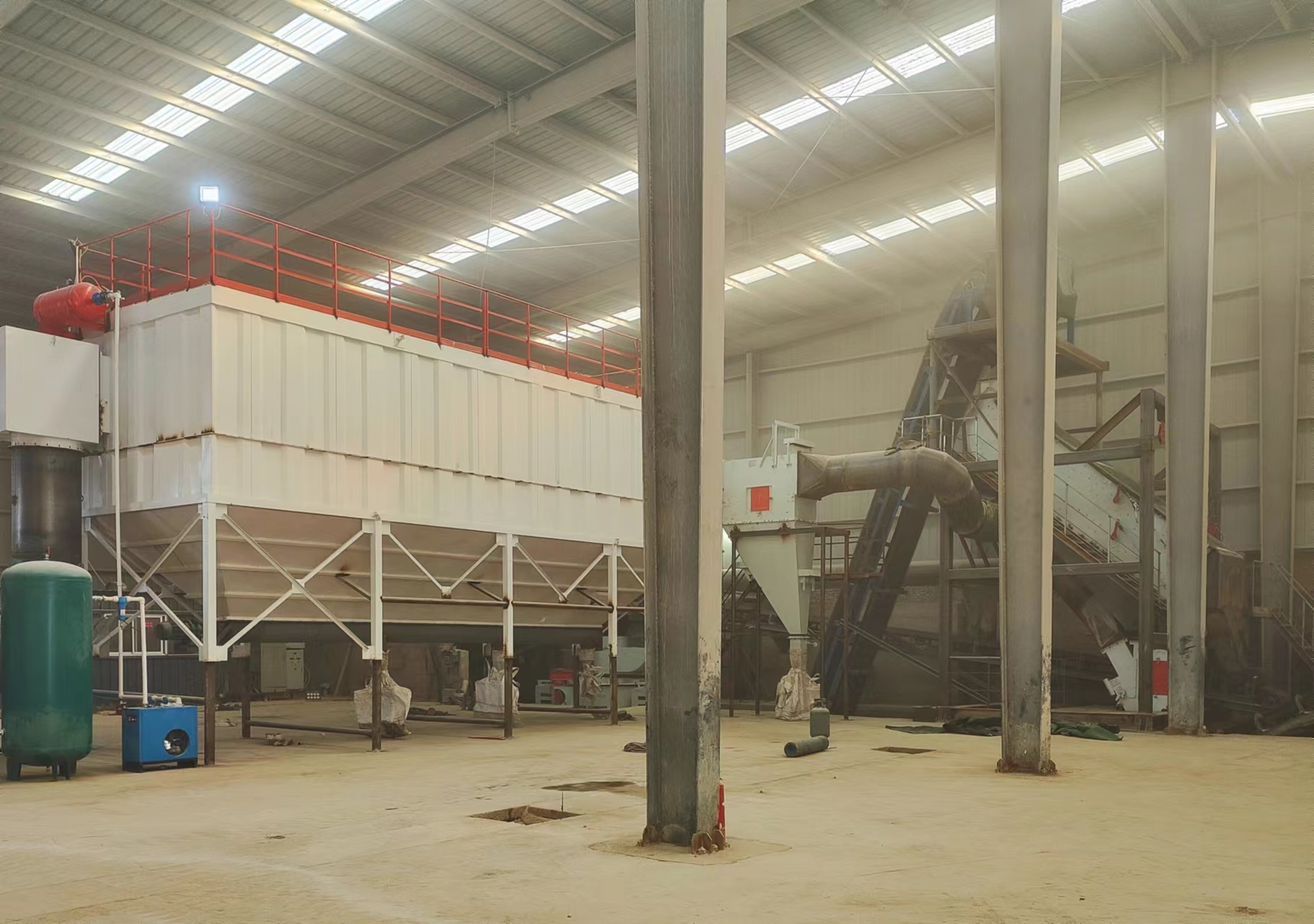 與平面制砂相比，干法制砂樓有哪些優(yōu)勢？